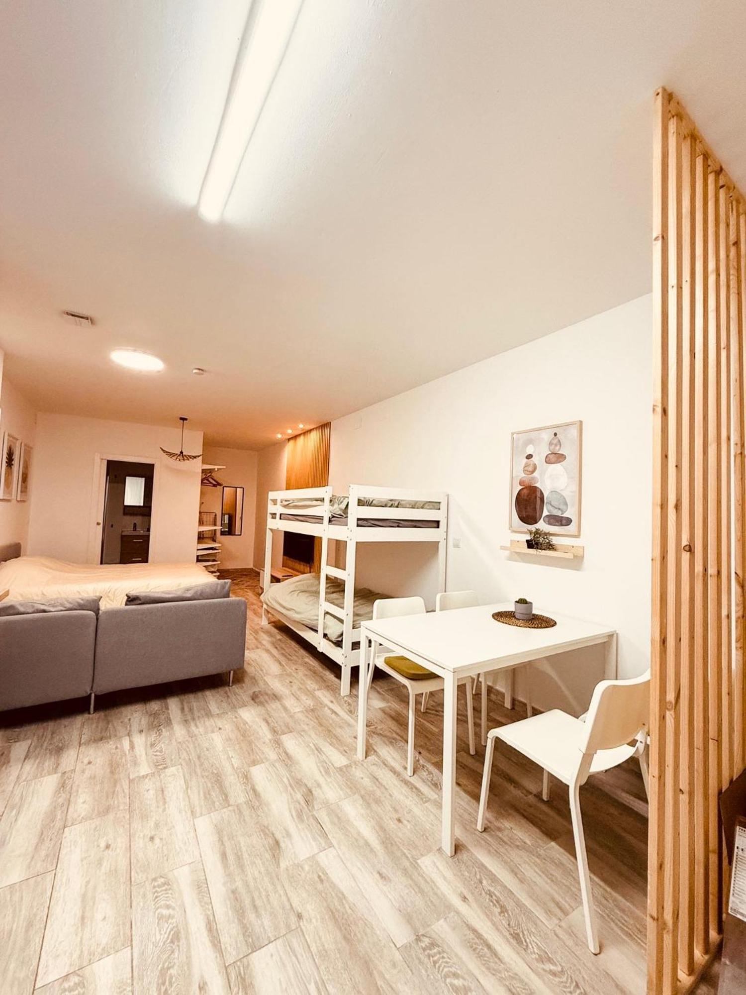 El Apartamentito De Zamarrilla Parking Gratis Incluido Малага Екстер'єр фото